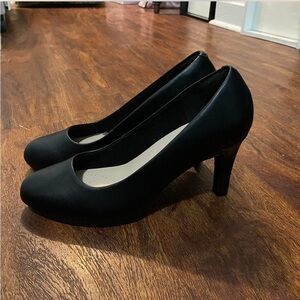 Black high heels Clark’s collection